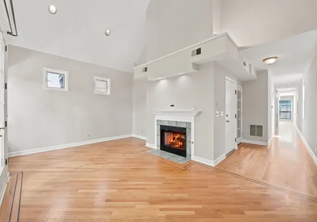 Homes for sale in Chicago, IL | 920 W Wolfram St, Chicago, IL 60657