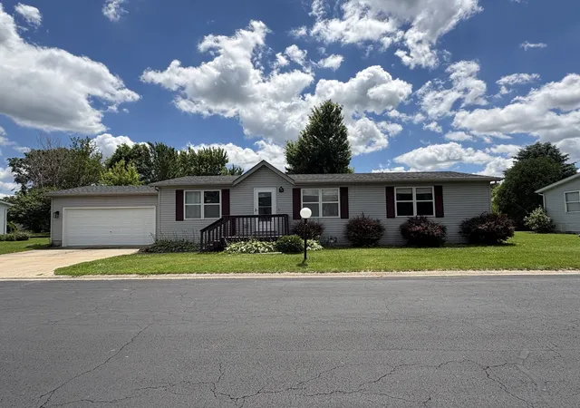 Homes for sale in Sandwich, IL | 127 Cardinal Ln, Sandwich, IL 60548 | MLS# 12691018