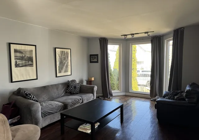 Homes for sale in Chicago, IL | 3908 N Bernard St, Chicago, IL 60618 | MLS# 12691026