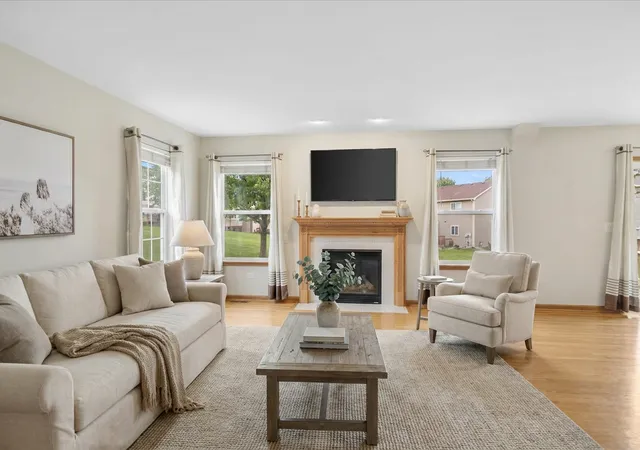 3rd image of 1109 Grass Lake Dr #1109, Fox Lake, IL 60020 | MLS# 12691027