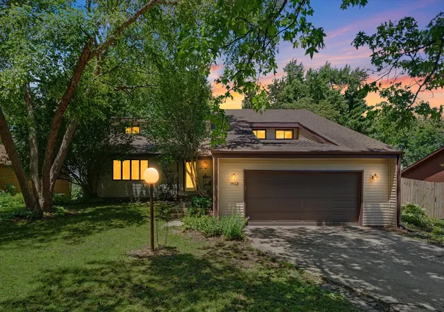 Homes for sale in Urbana, IL | 1508 Trails Dr, Urbana, IL 61802 | MLS# 12691063