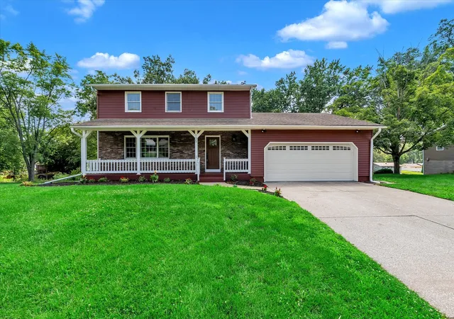 Homes for sale in Geneseo, IL | 135 Sherwood Dr, Geneseo, IL 61254 | MLS# 12691085