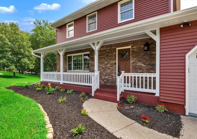 Homes for sale in Geneseo, IL | 135 Sherwood Dr, Geneseo, IL 61254 | MLS# 12691085