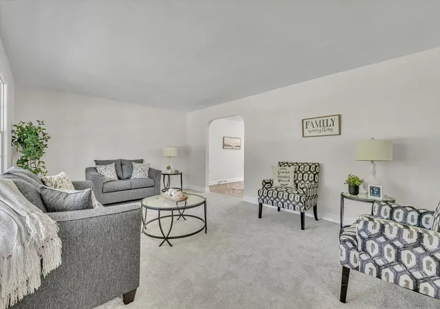 Homes for sale in Geneseo, IL | 135 Sherwood Dr, Geneseo, IL 61254 | MLS# 12691085