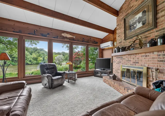 Photo 2 of Single family home for sale at 511 N Woodland Dr, Dixon, IL 61021 | MLS# 12691086 | Listing updated on 2026-09-24