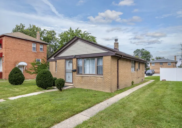 Photo 2 of Single family home for sale at 2121 S 14th Avenue, Broadview, IL 60155 | MLS# 12691090 | Listing updated on 2026-09-22