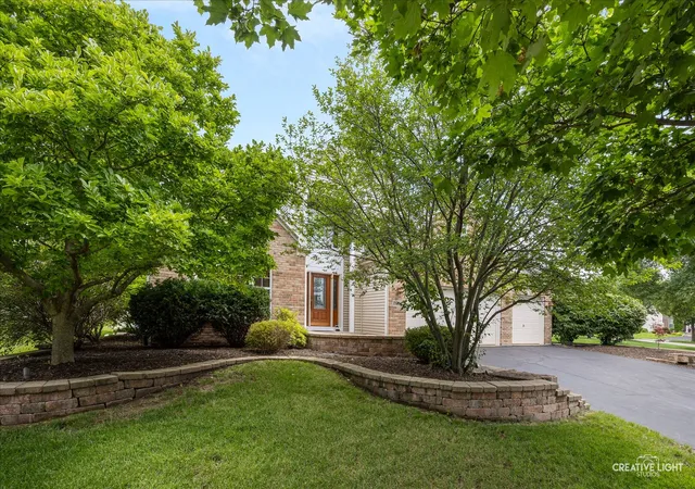 2nd image of 1608 Trails End Ln, Bolingbrook, IL 60490 | MLS# 12691115