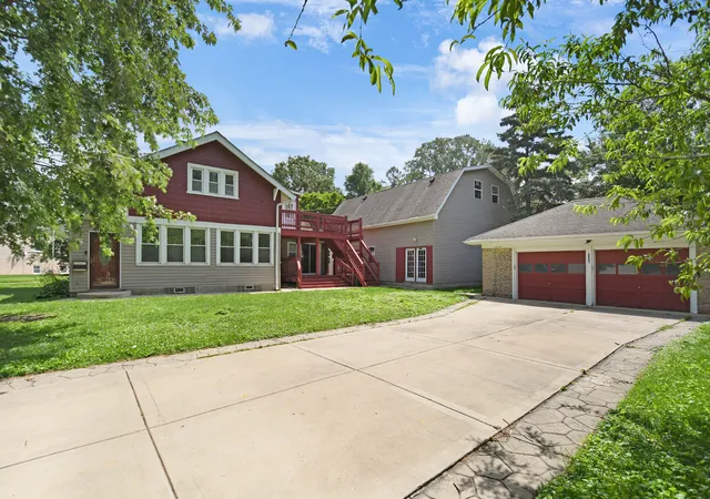 Photo 1 of Single family home for sale at 12851 Clinton St, Blue Island, IL 60406 | MLS# 12691126 | Listing updated on 2026-08-14
