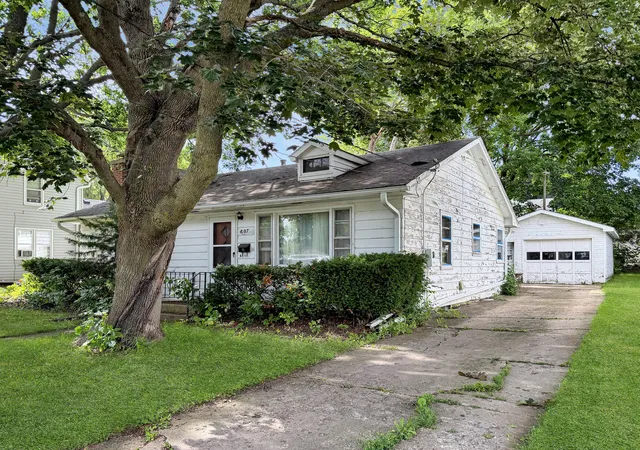 Homes for sale in Freeport, IL | 807 E Illinois St, Freeport, IL 61032 | MLS# 12691139
