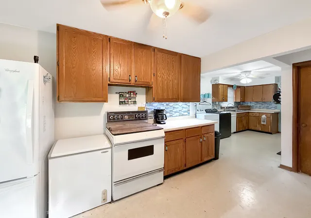 4th image of 807 E Illinois St, Freeport, IL 61032 | MLS# 12691139