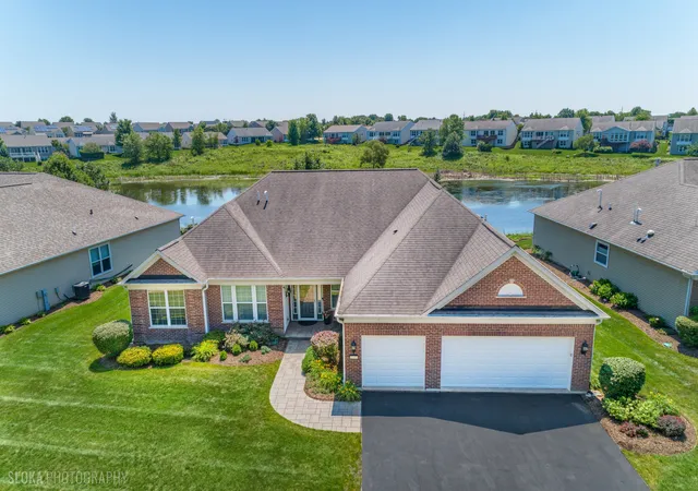 Homes for sale in Mundelein, IL | 3737 Canton Cir, Mundelein, IL 60060 | MLS# 12691140