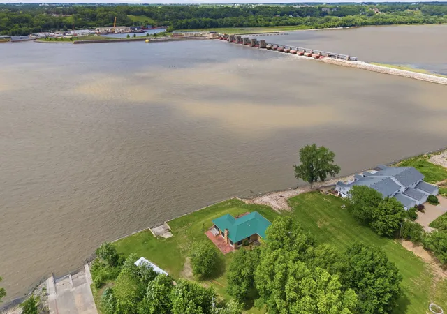 Homes for sale in Hampton, IL | 1501 State Ave, Hampton, IL 61256 | MLS# 12691162