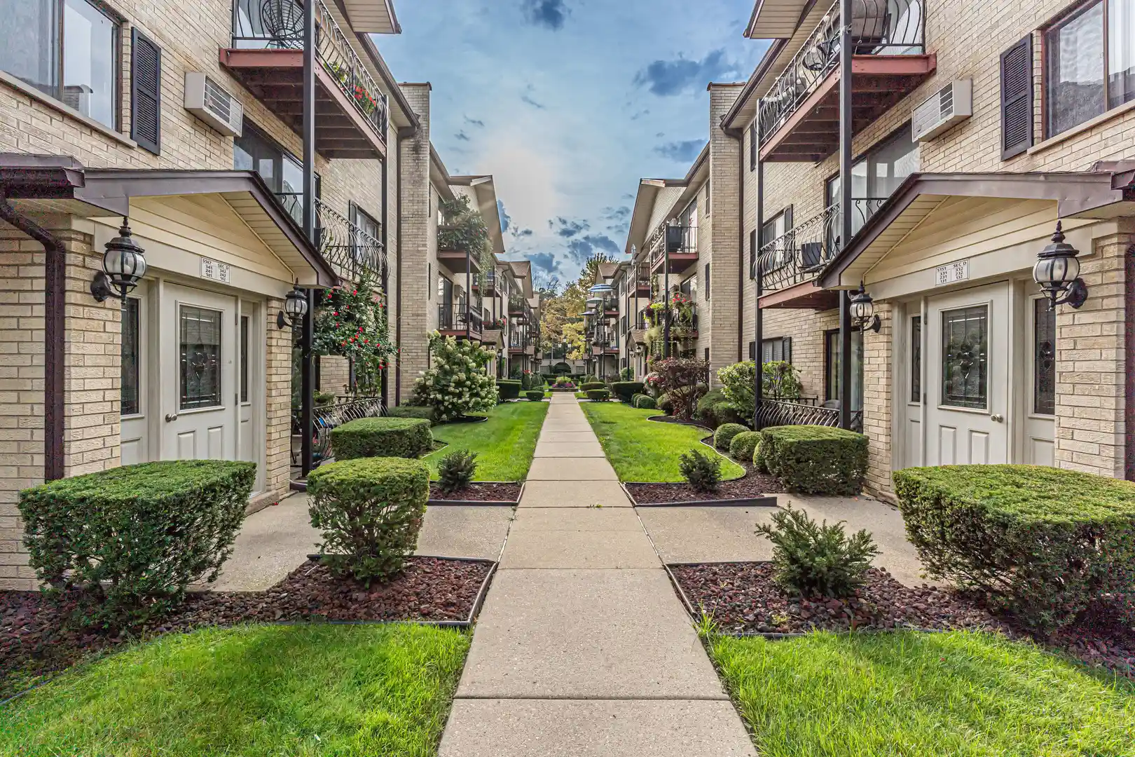 Listing Photo 14 - Condo for sale at Forest Villa, Unit 332D 5151 N E River Rd, Forest Villa, Chicago, IL 60656 | Built Year: undefined - undefined