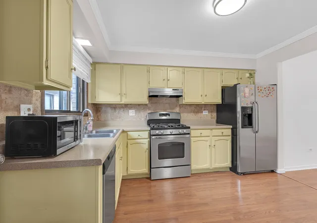 Photo 4 of Condo for sale at 5151 N E River Rd #332D, Chicago, IL 60656 | MLS# 12691166 | Listing updated on 2026-09-28