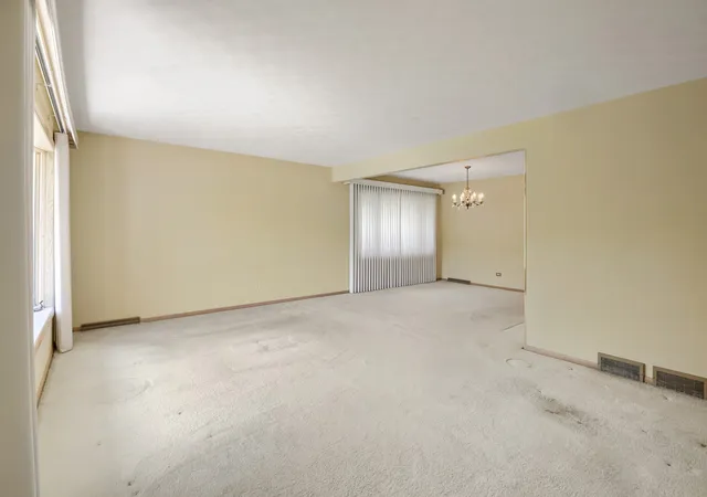2nd image of 2630 Somerset Dr, Westchester, IL 60154 | MLS# 12691183