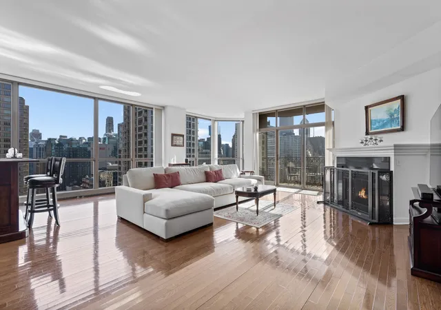 Homes for sale in Chicago, IL | 21 E Huron St #2803, Chicago, IL 60611 | MLS# 12691185