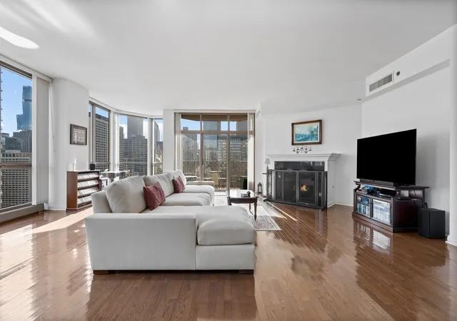 Homes for sale in Chicago, IL | 21 E Huron St #2803, Chicago, IL 60611 | MLS# 12691185