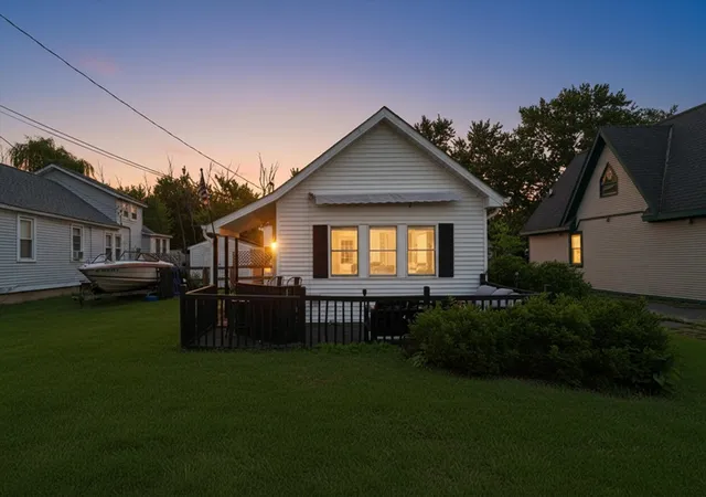Homes for sale in Antioch, IL | 23016 W Lakeview Ave, Antioch, IL 60002 | MLS# 12691203