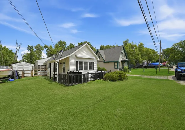 Homes for sale in Antioch, IL | 23016 W Lakeview Ave, Antioch, IL 60002 | MLS# 12691203