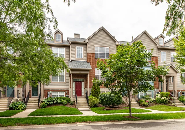 Homes for sale in Grayslake, IL | 1631 Station Park Dr, Grayslake, IL 60030 | MLS# 12691223
