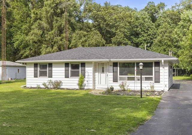 Homes for sale in Wilmington, IL | 1915 Roberts St, Wilmington, IL 60481 | MLS# 12691232