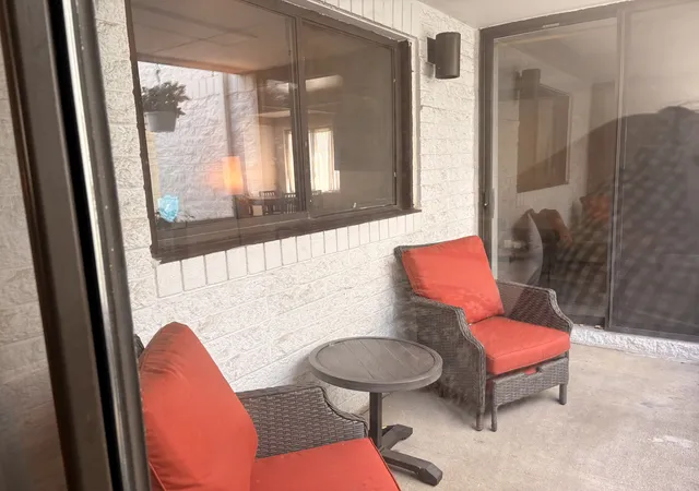 Homes for sale in Arlington Heights, IL | 342 W Miner Street, Arlington Heights, IL 60005 | Houzeo