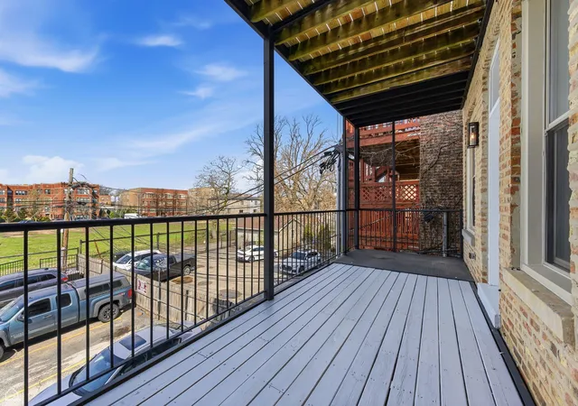 Homes for sale in Chicago, IL | 4852 S Prairie Avenue, Chicago, IL 60615 | Houzeo