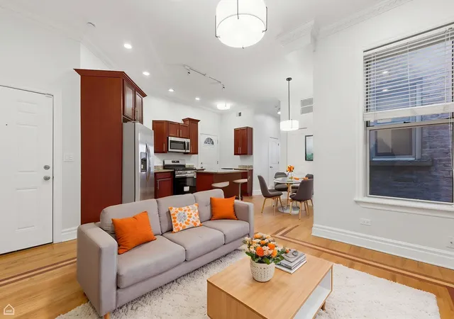 Homes for sale in Chicago, IL | 4852 S Prairie Ave #2B, Chicago, IL 60615 | MLS# 12691235