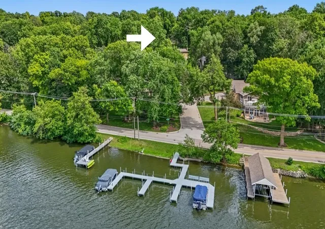 3rd image of 109 Wood Dr, Algonquin, IL 60102 | MLS# 12691239