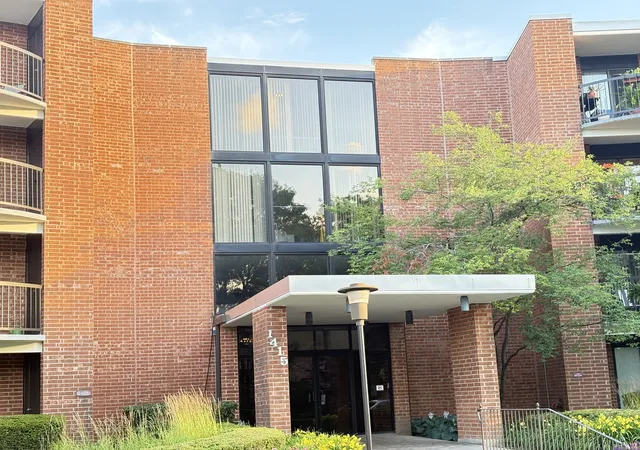 Homes for sale in Arlington Heights, IL | 1415 E Central Rd #203A, Arlington Heights, IL 60005 | MLS# 12691245