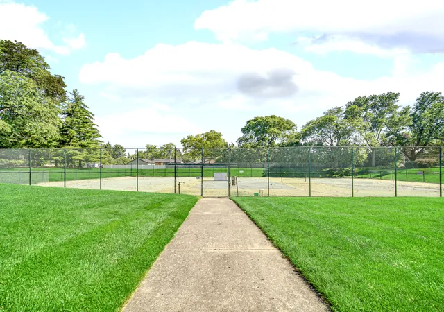 Homes for sale in Arlington Heights, IL | 1415 E Central Rd Ne #305A, Arlington Heights, IL 60005 | MLS# 12691248