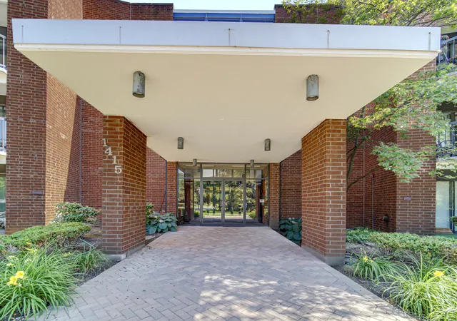 Homes for sale in Arlington Heights, IL | 1415 E Central Rd NE, Arlington Heights, IL 60005