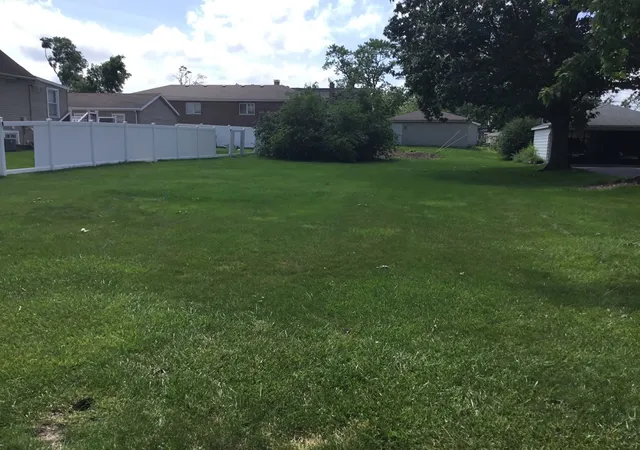 2nd image of 11832 S La Crosse Ave, Alsip, IL 60803 | MLS# 12691275