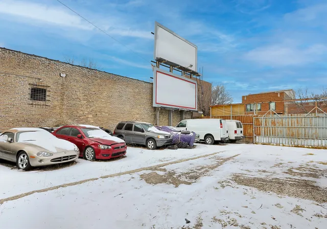 6th image of 3709 W Armitage Ave, Chicago, IL 60647 | MLS# 12691297