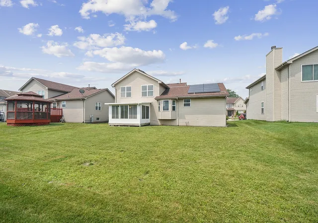 Photo 3 of Single family home for sale at 922 Laura Ln, Sauk Village, IL 60411 | MLS# 12691348 | Listing updated on 2026-10-06