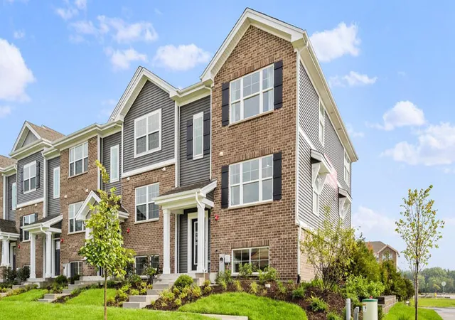 Homes for sale in Tinley Park, IL | 17403 Ulster Dr, Tinley Park, IL 60477 | MLS# 12691361