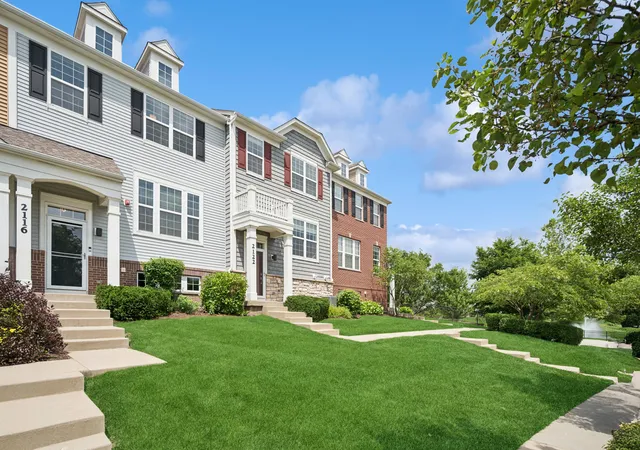 Homes for sale in Glenview, IL | 2116 Saipan Dr, Glenview, IL 60026 | MLS# 12691375