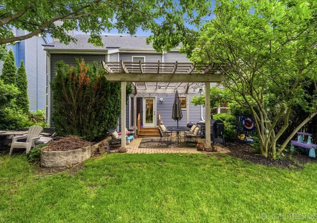 Homes for sale in Geneva, IL | 39w435 W Mallory Dr, Geneva, IL 60134 | MLS# 12691385