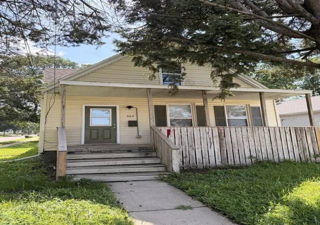 Homes for sale in Bloomington, IL | 502 S Gridley St, Bloomington, IL 61701 | MLS# 12691439