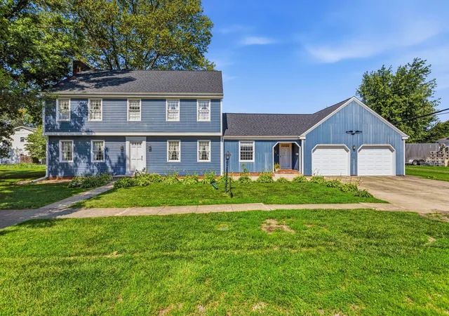 Homes for sale in Arthur, IL | 415 S Spruce St, Arthur, IL 61911 | MLS# 12691449