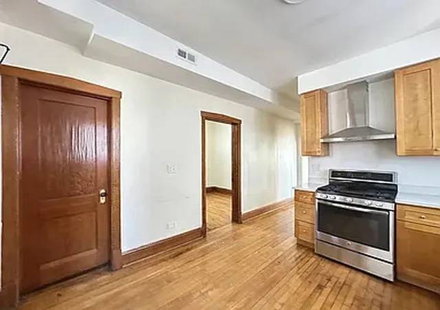 Listing Photo 4 - Condo for sale in building located at 5433 S Millard Ave, Chicago, IL 60632