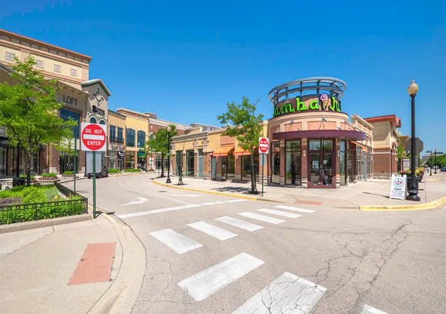Homes for sale in Schaumburg, IL | 2230 Waters Edge Drive, Schaumburg, IL 60173 | Houzeo