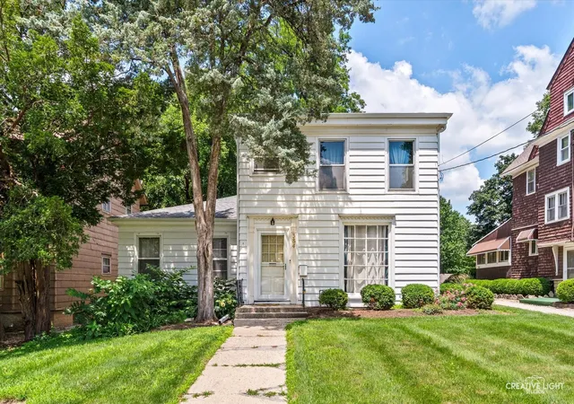 Homes for sale in Elgin, IL | 384 E Chicago St, Elgin, IL 60120 | MLS# 12691468