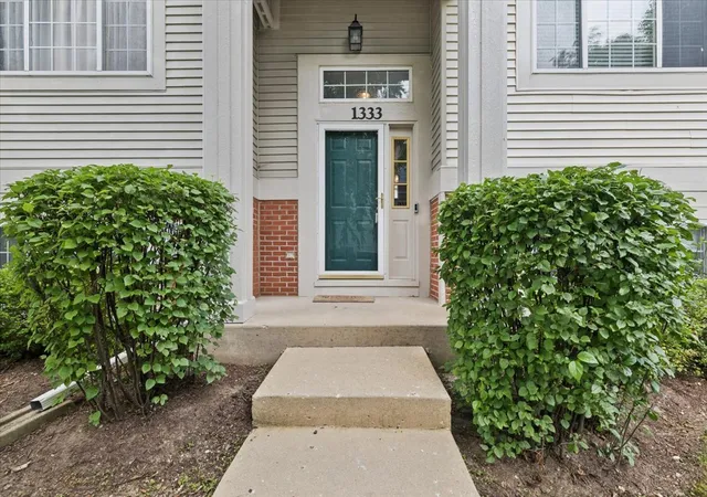 Homes for sale in Cary, IL | 1333 New Haven Dr #1333, Cary, IL 60013 | MLS# 12691474