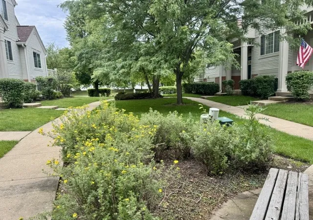 Homes for sale in Cary, IL | 1333 New Haven Drive, Cary, IL 60013 | Houzeo