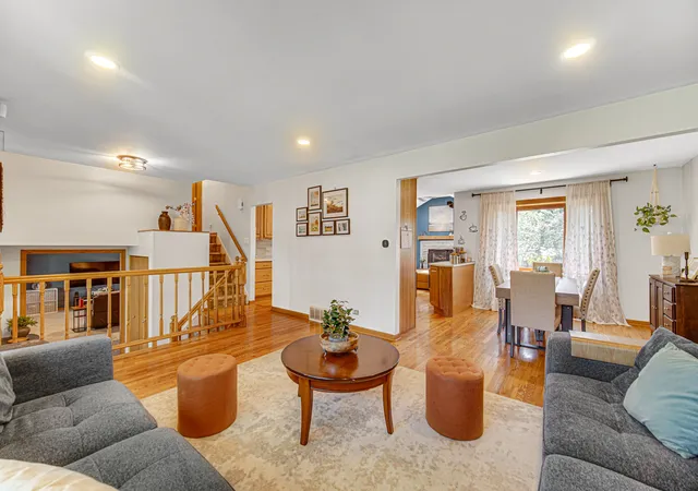 Homes for sale in Palatine, IL | 1449 E Joan Dr, Palatine, IL 60074 | MLS# 12691491