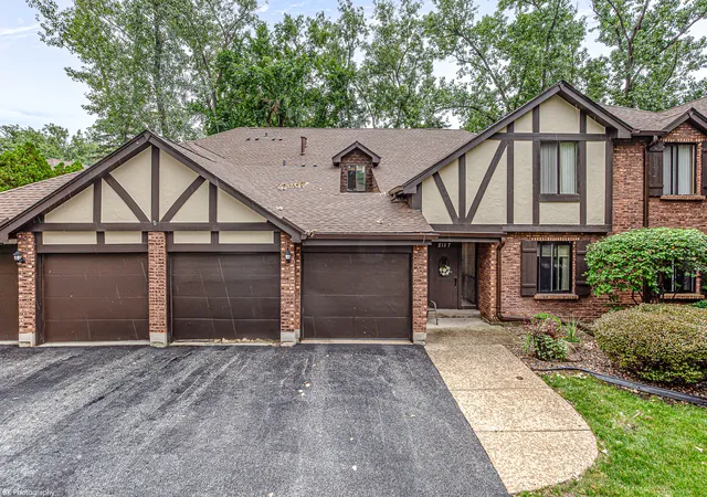 Homes for sale in Palos Hills, IL | 8127 Chestnut Dr #58C, Palos Hills, IL 60465 | MLS# 12691494