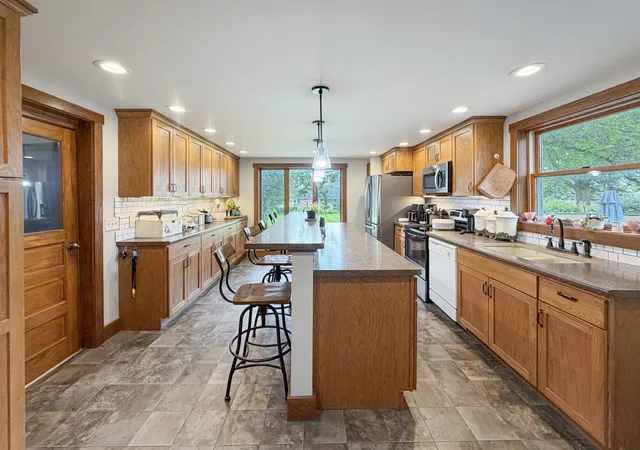 Homes for sale in Lanark, IL | 204 W Pearl St, Lanark, IL 61046 | MLS# 12691499