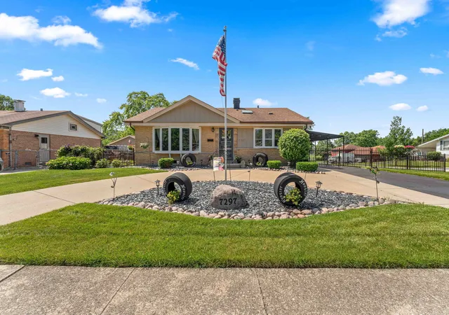 5th image of 7297 173Rd Pl, Tinley Park, IL 60477 | MLS# 12691500
