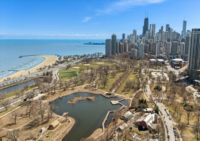 Homes for sale in Chicago, IL | 1969 N Lincoln Avenue, Chicago, IL 60614 | Houzeo